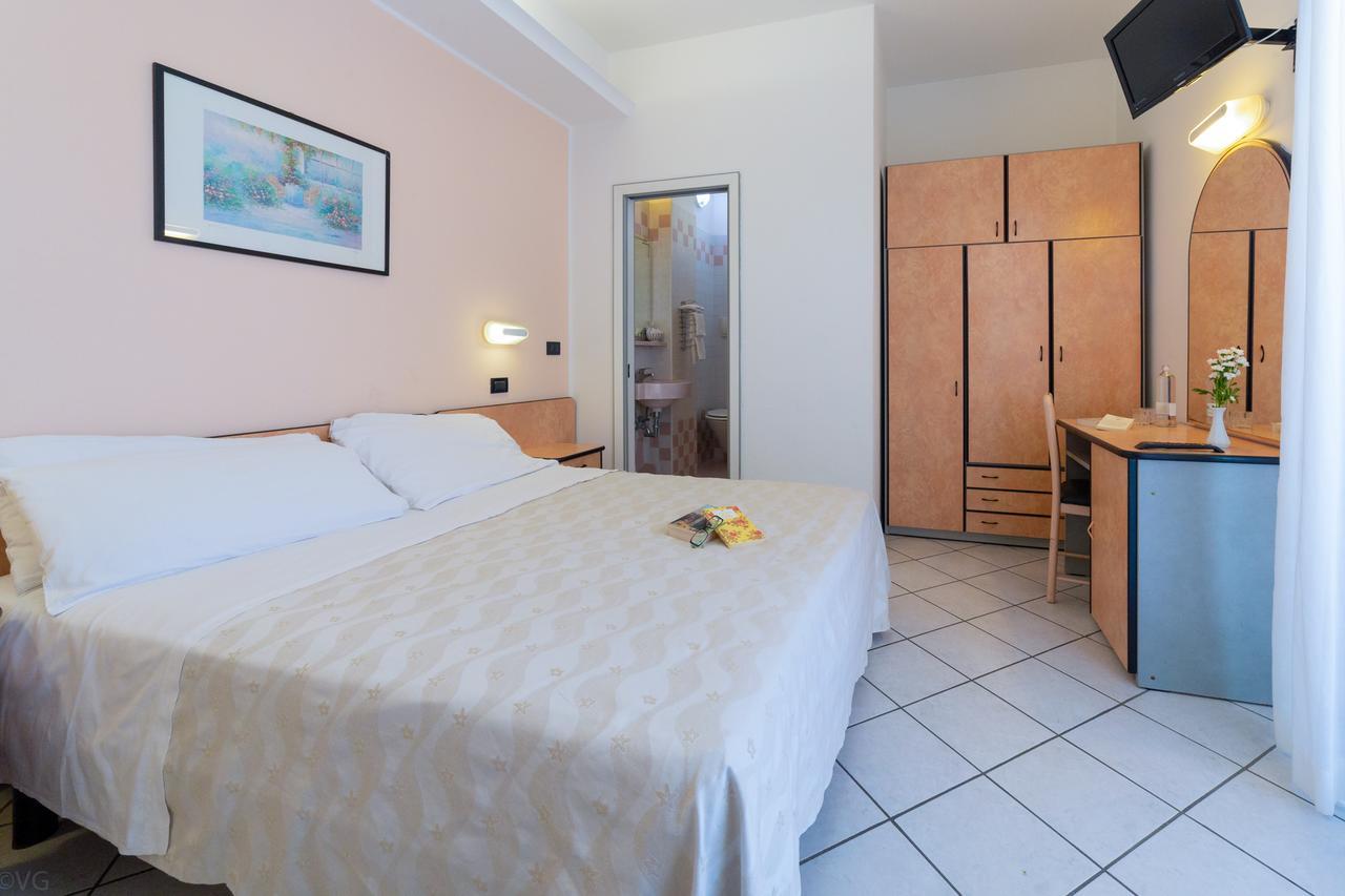 Hotel San Paolo Ріміні Екстер'єр фото