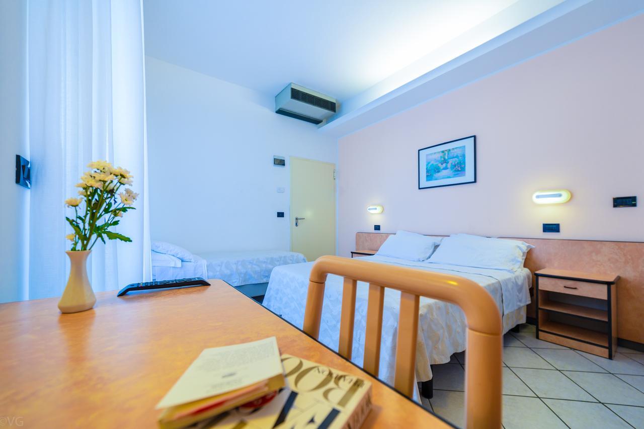 Hotel San Paolo Ріміні Екстер'єр фото